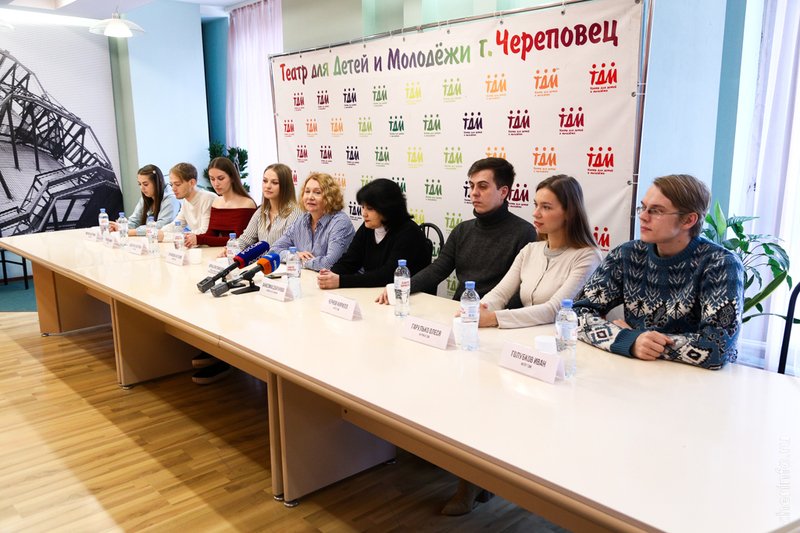 О премьере спектакля "Любовь в стиле барокко".